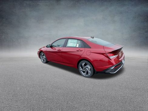 Used 2025 Hyundai Elantra Sport image 17