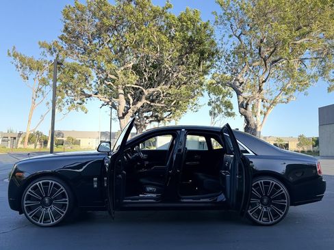 Used 2014 Rolls-Royce Ghost RWD image 28