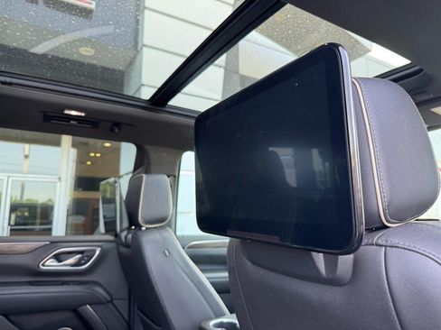 Used 2021 Chevrolet Tahoe Premier AWD/4WD image 14