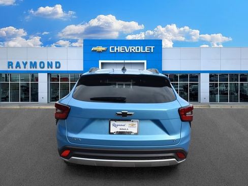 New 2026 Chevrolet Trax LT w/ LT Convenience Package FWD image 5