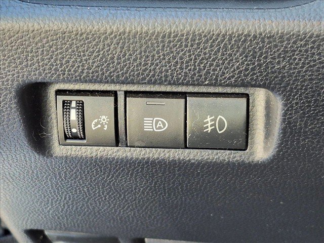 Used 2020 Toyota RAV4 LE FWD image 13