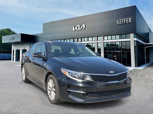 Certified 2018 Kia Optima LX w/ 17" Alloy Wheels Package image 2