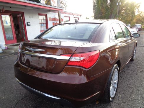 Used 2012 Chrysler 200 Limited FWD image 5