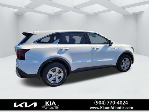 New 2026 Kia Sorento LX image 9