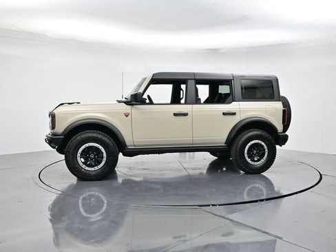 New 2025 Ford Bronco Badlands w/ Sasquatch Package AWD/4WD image 7