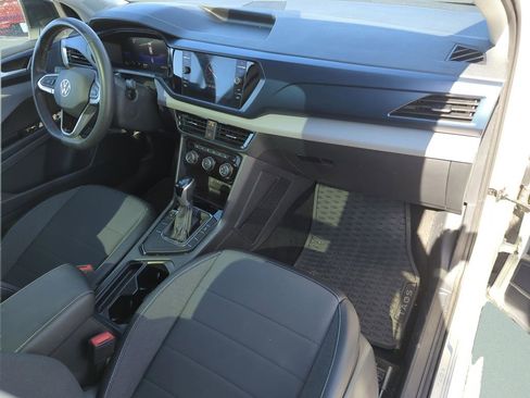 Used 2023 Volkswagen Taos SE w/ Panoramic Sunroof Package FWD image 39