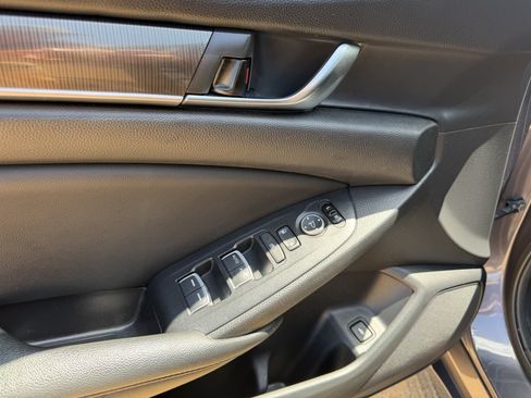 Used 2020 Honda Accord Sport image 15