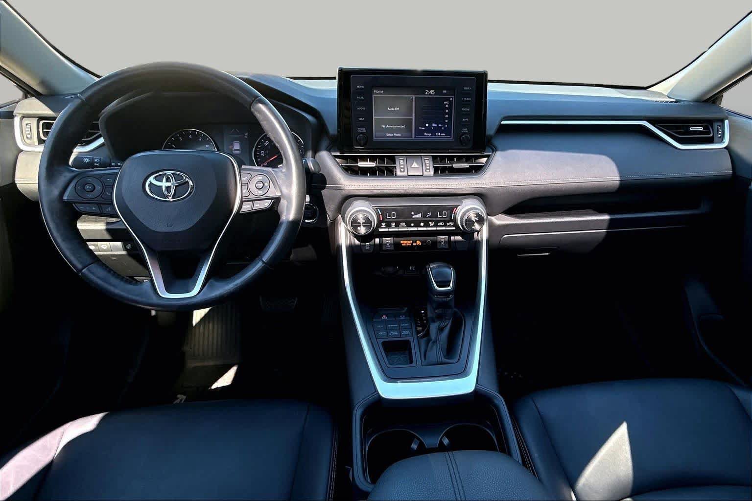 Used 2019 Toyota RAV4 XLE Premium w/ Cold Weather Package AWD/4WD image 16