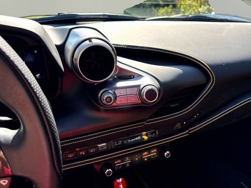 Used 2022 Ferrari F8 Tributo RWD image 10