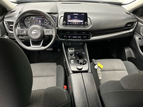 Used 2024 Nissan Rogue SV image 4