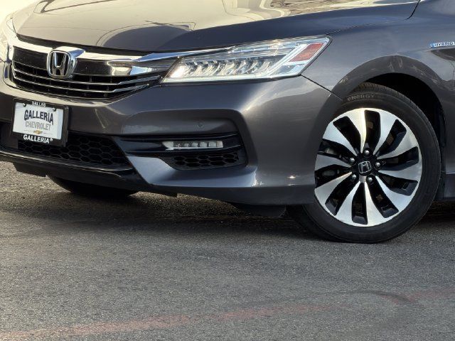 Used 2017 Honda Accord Touring image 7