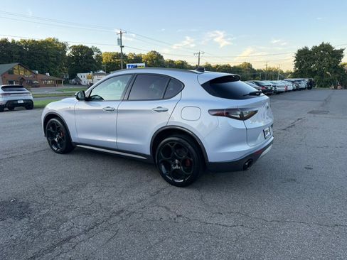 Used 2024 Alfa Romeo Stelvio Ti w/ Performance Driving Package AWD/4WD image 4