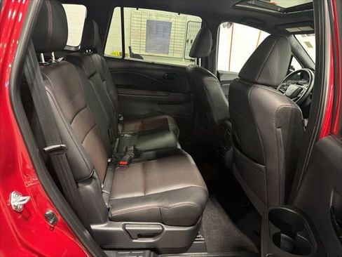 Used 2025 Honda Passport Black Edition image 16