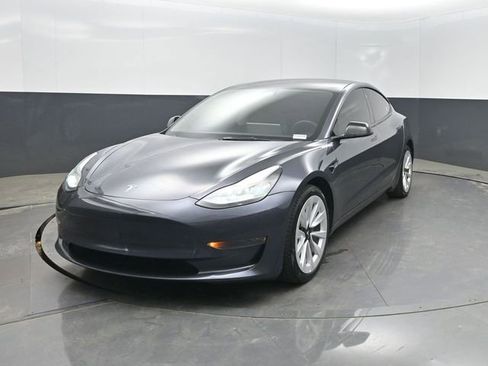 Used 2023 Tesla Model 3 Standard Range RWD image 1