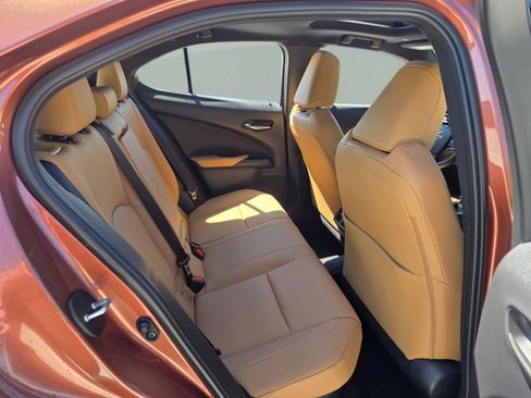 New 2026 Lexus UX 300h FWD image 25