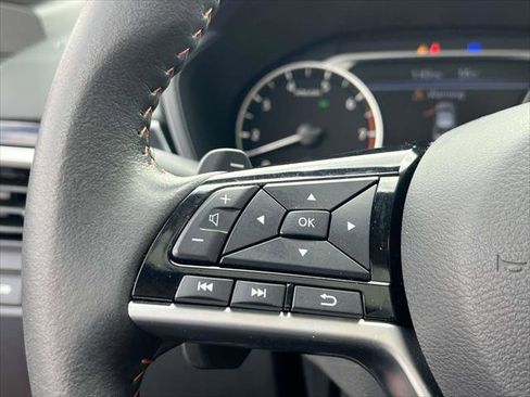 Used 2023 Nissan Altima 2.5 SR w/ SR Premium Package FWD image 25