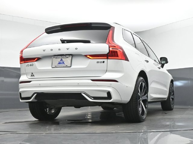 Used 2024 Volvo XC60 B5 Ultimate w/ Protection Package Premier AWD/4WD image 43