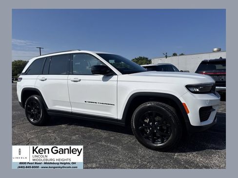 Used 2025 Jeep Grand Cherokee Altitude AWD/4WD image 1
