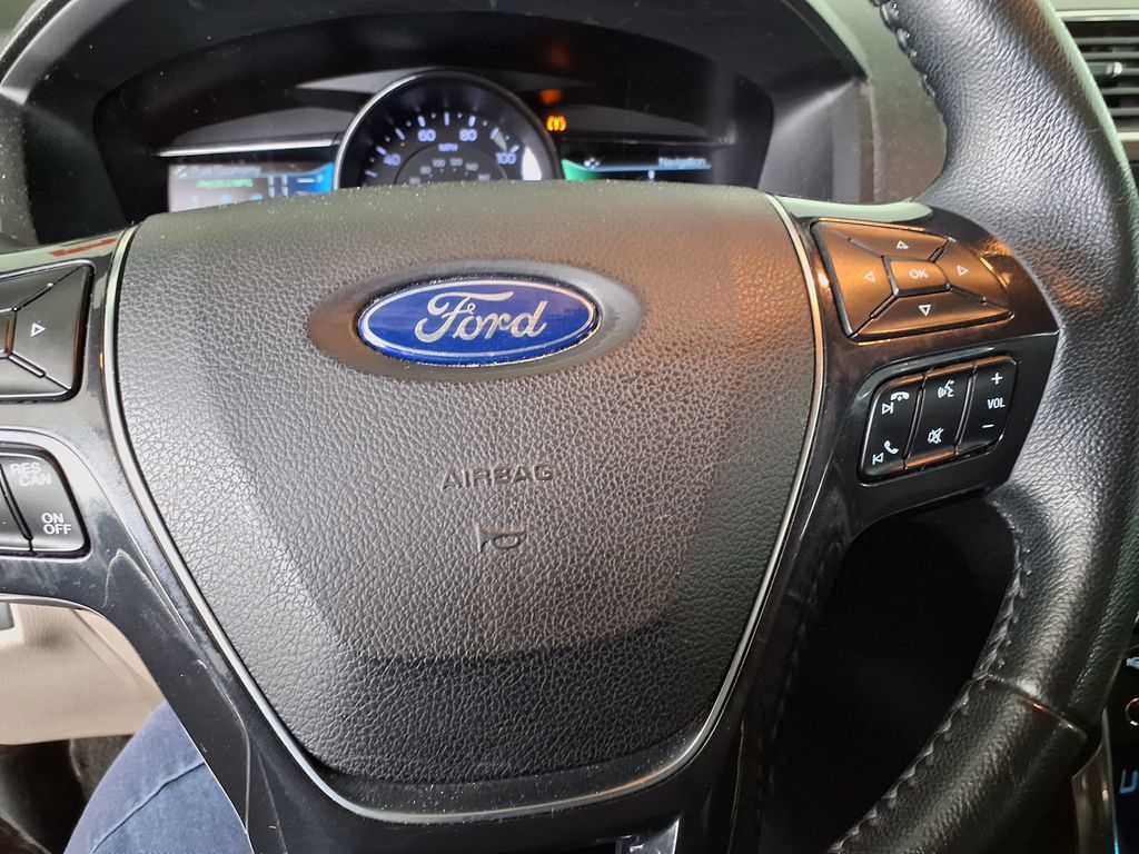 Used 2018 Ford Explorer Limited w/ Ford Safe & Smart Package FWD image 22