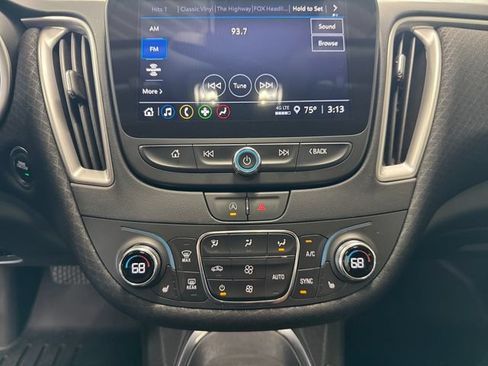 Used 2022 Chevrolet Malibu LT FWD image 3
