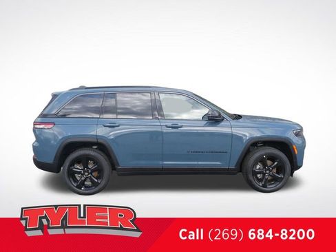 New 2026 Jeep Grand Cherokee Limited AWD/4WD image 9