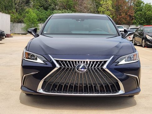 Used 2022 Lexus ES 350 w/ Premium Package FWD image 2