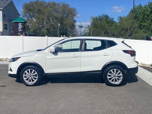Used 2021 Nissan Rogue Sport S AWD/4WD image 3
