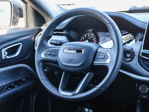 Used 2025 Jeep Compass Sport image 16