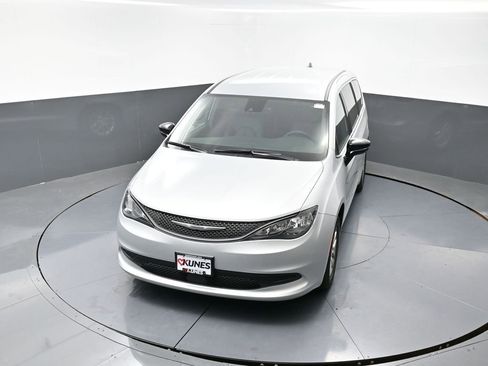 New 2026 Chrysler Voyager LX image 32