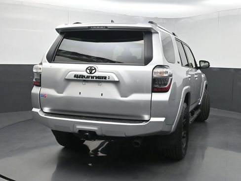 Used 2023 Toyota 4Runner SR5 Premium w/ Moonroof Package RWD image 40