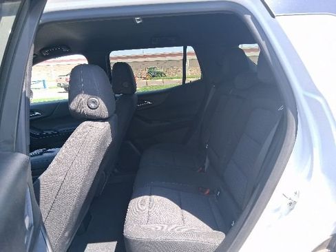 Used 2025 Chevrolet Equinox LT FWD image 16