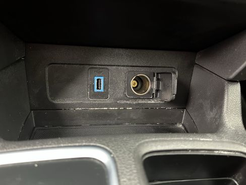 Used 2019 Ford Escape SEL image 22