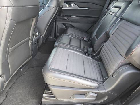 Used 2025 Ford Explorer ST-Line w/ Premium Package RWD image 32