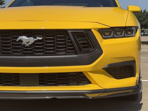 Used 2024 Ford Mustang Premium RWD image 8