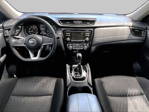 Used 2017 Nissan Rogue SV FWD image 16