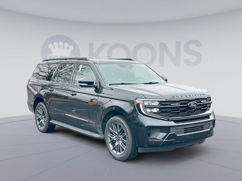 New 2026 Ford Expedition Max Platinum w/ Stealth Appearance Package image 7