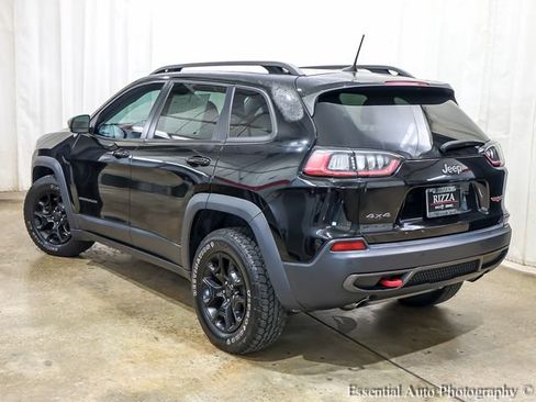 Used 2019 Jeep Cherokee Trailhawk AWD/4WD image 9