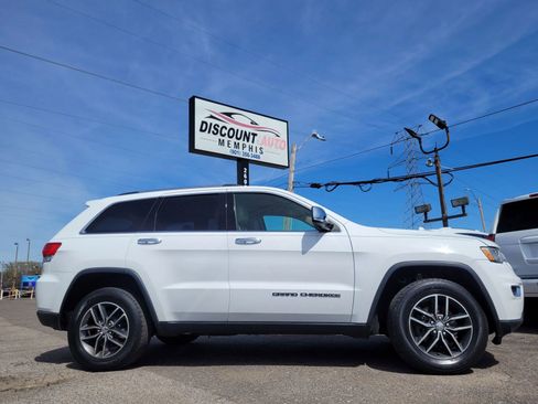Used 2017 Jeep Grand Cherokee Limited image 3