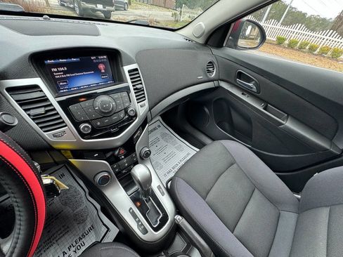 Used 2015 Chevrolet Cruze LT w/ Technology Package image 17