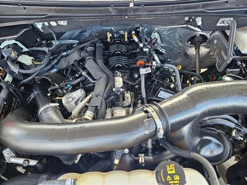 Used 2024 Ford Expedition XLT image 25