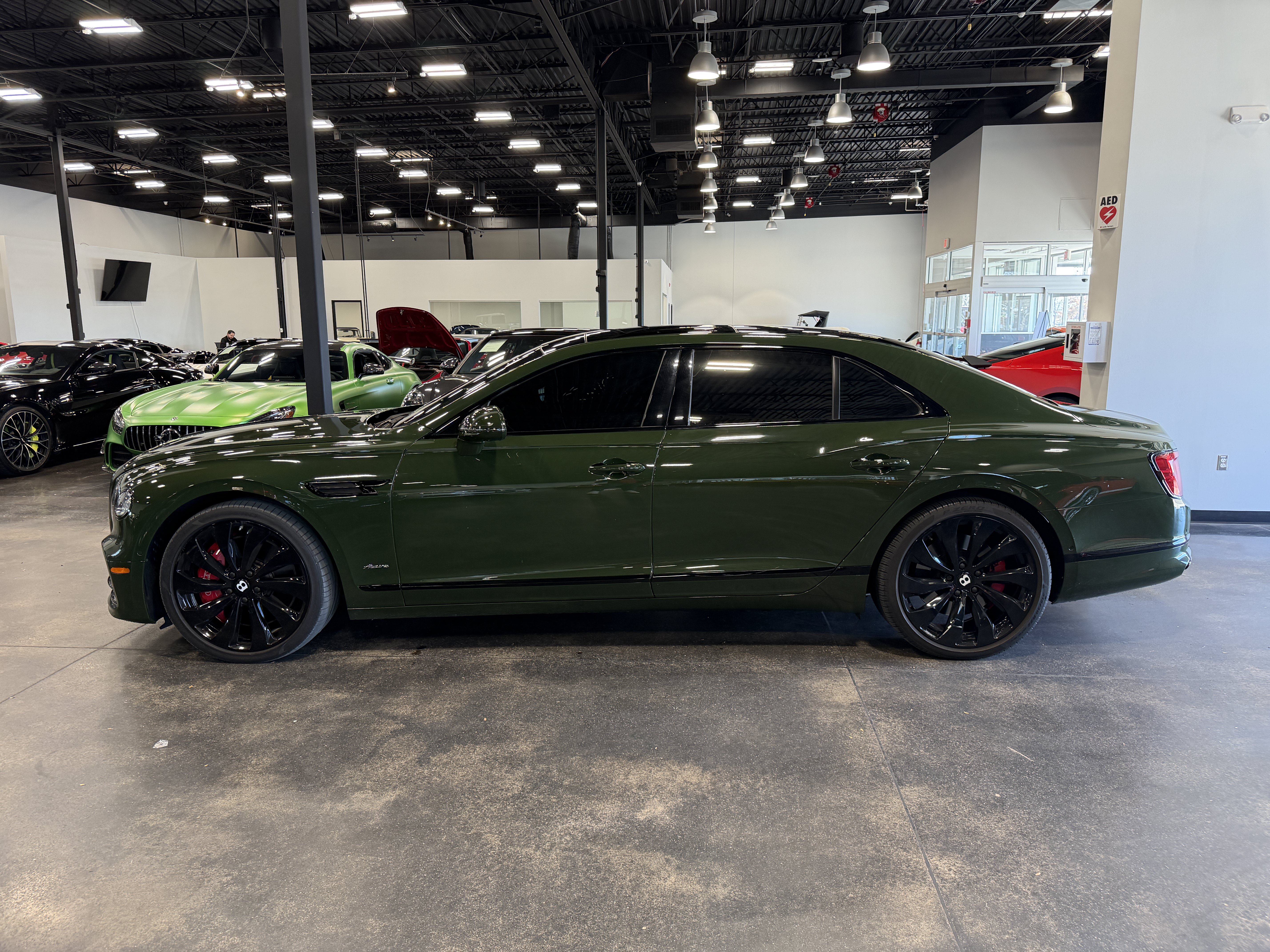 Used 2023 Bentley Flying Spur Azure AWD/4WD image 4