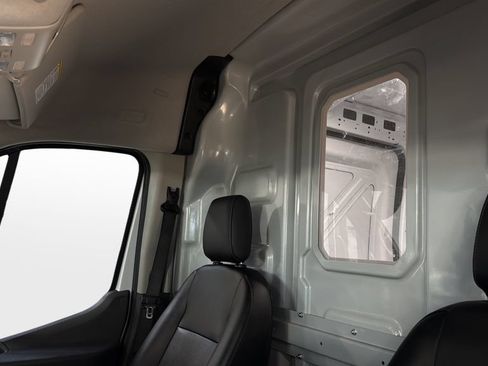 Used 2025 Ford Transit 250 148 Medium Roof Extended AWD image 27