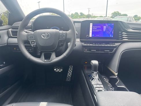 Used 2025 Toyota Camry SE w/ Convenience Package FWD image 24