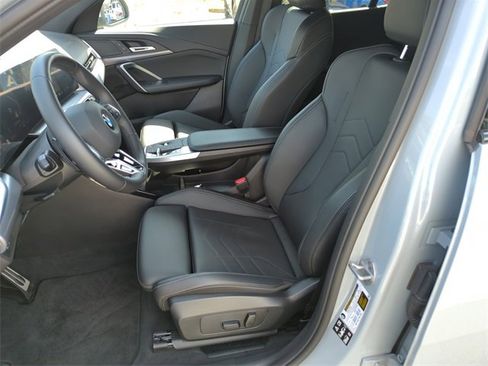 Used 2025 BMW X2 xDrive28i image 11
