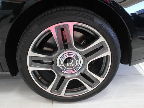 Used 2019 Rolls-Royce Ghost RWD image 28