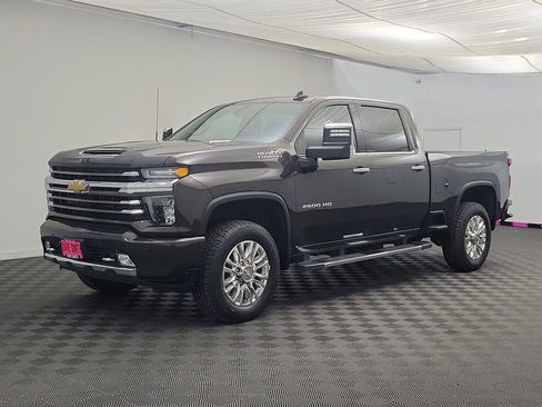 Used 2020 Chevrolet Silverado 2500 High Country w/ Z71 Off-Road Package image 1