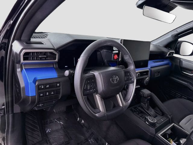 Certified 2025 Toyota Tacoma TRD Off-Road AWD/4WD image 10