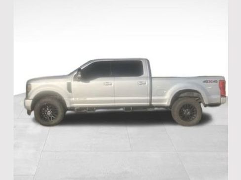 Used 2019 Ford F350 Lariat image 1