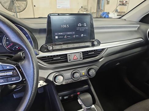 Used 2024 Kia Forte LXS image 19