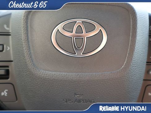 Used 2024 Toyota Prius LE AWD/4WD image 26